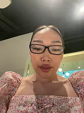 AdriaNochi online show from June 9, 1:21 pm