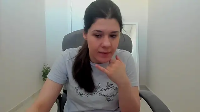 Joannia online show from March 4, 9:05 am