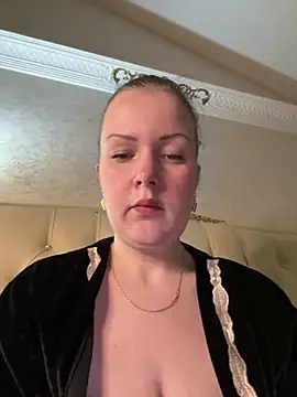 Piccolamonella29 online show from May 6, 7:34 am