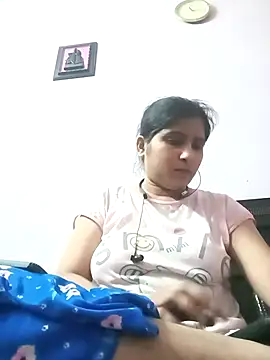 aliya-jaan71 online show from April 25, 5:43 pm