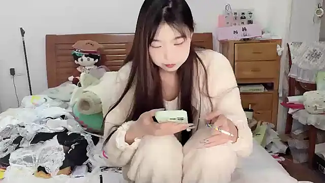 Akong11 online show from October 31, 3:16 pm