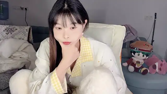 Akong11 online show from April 24, 3:26 pm