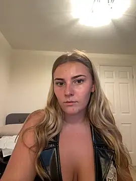 Sapphireroseee online show from October 31, 4:44 pm