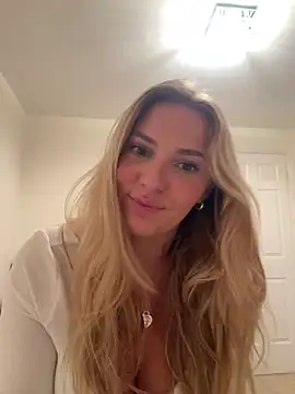 Sapphireroseee online show from November 11, 9:23 pm