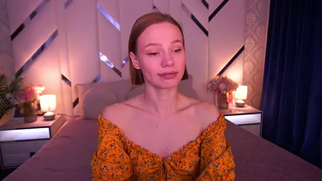 ShyySiren online show from April 25, 8:28 am