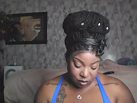 BellaBlaze25 online show from June 7, 7:10 pm