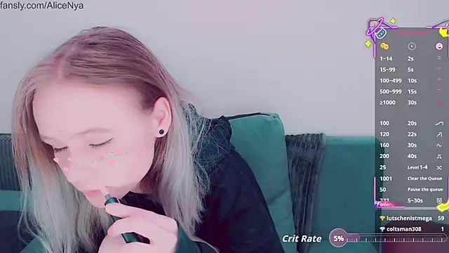Snapshot of AliceNya_cute chatting on October 16, 5:32 am AliceNya cute online show from October 16, 5:32 am