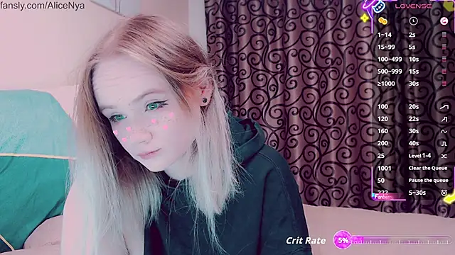 Snapshot of AliceNya_cute chatting on October 19, 3:52 am AliceNya cute online show from October 19, 3:52 am