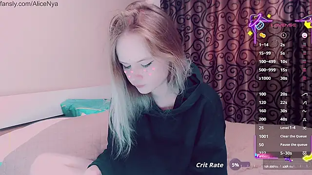 Snapshot of AliceNya_cute chatting on October 17, 5:43 am AliceNya cute online show from October 17, 5:43 am