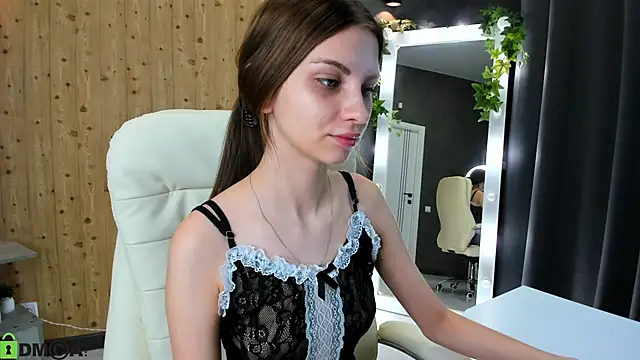 Snapshot of Amelie_R0se chatting on October 17, 4:05 am Amelie R0se online show from October 17, 4:05 am