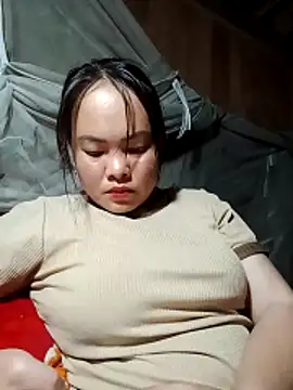 emilyzz online show from April 25, 2:58 pm