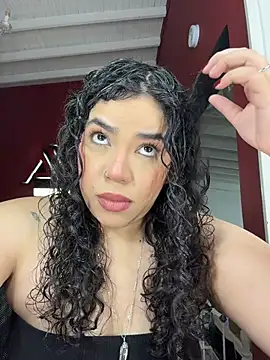 krisstenSantos online show from February 12, 1:57 pm