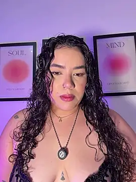 krisstenSantos online show from June 7, 4:36 pm