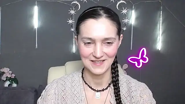 TayaFinch online show from April 26, 1:42 pm