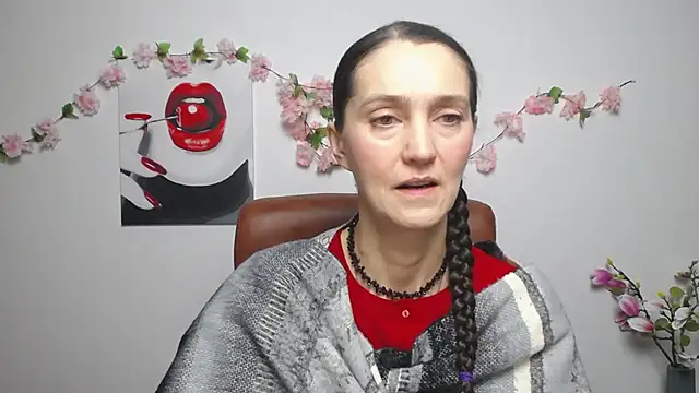 TayaFinch online show from November 30, 1:37 pm