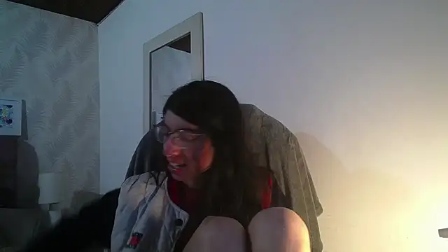 alllyson  online show from December 5, 8:21 pm