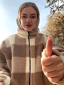 MilaMoone online show from November 30, 11:25 am