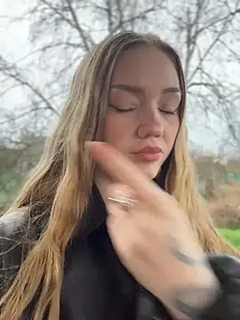 MilaMoone online show from April 3, 12:36 pm