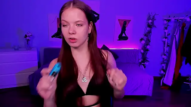 BetsyKiss online show from April 25, 5:10 pm