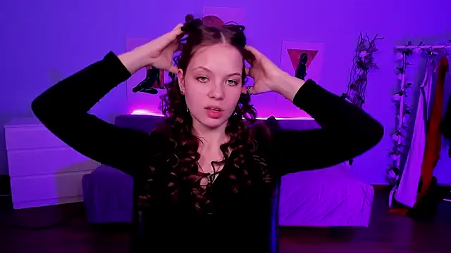 BetsyKiss online show from April 28, 5:06 pm