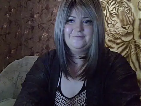 YuliiaSan online show from December 15, 5:45 am