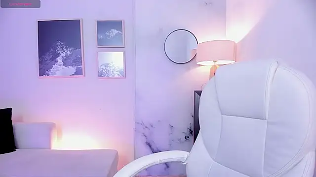 Tiffany Low online show from March 15, 3:03 pm