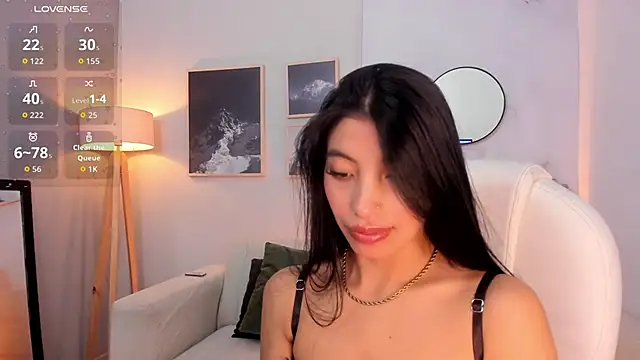 Tiffany Low online show from February 3, 1:16 pm