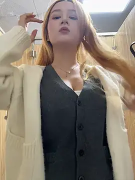 yuki june online show from November 28, 9:12 am