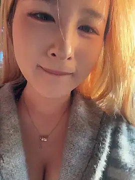 yuki june online show from November 29, 9:13 am