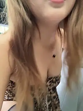 yuki june online show from April 26, 6:11 am