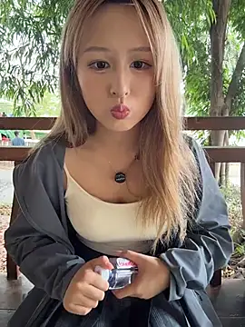 yuki june online show from April 25, 6:49 am