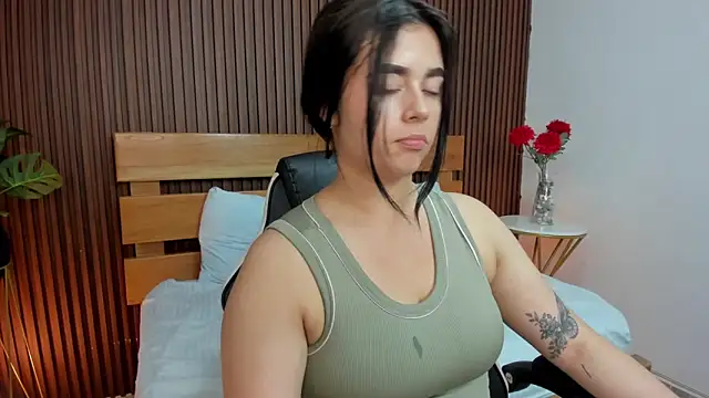 charlote rossee online show from September 24, 1:32 pm