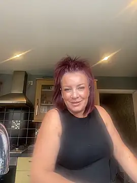 Snapshot of PoppyPrincessxox chatting on September 23, 1:31 pm PoppyPrincessxox online show from September 23, 1:31 pm