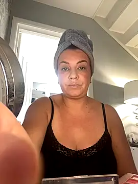 Snapshot of PoppyPrincessxox chatting on September 22, 10:57 am PoppyPrincessxox online show from September 22, 10:57 am