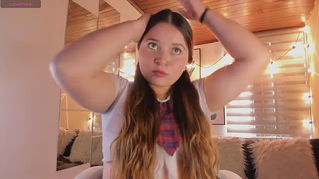 sophiee09  online show from April 25, 2:25 pm