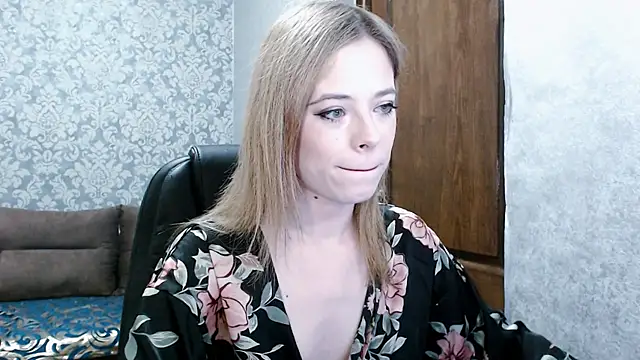 Kate  Loves online show from April 25, 7:33 pm