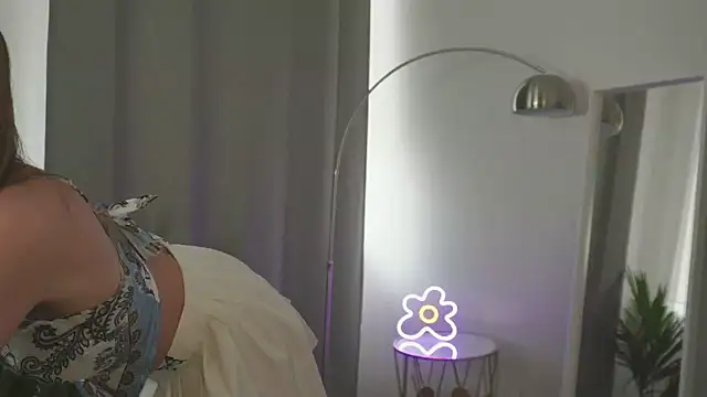 TinnyTiana online show from September 23, 6:55 am