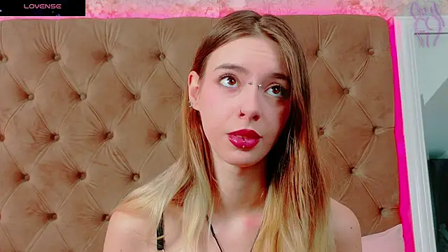 CoraVex online show from October 31, 5:20 am