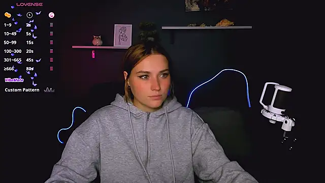 casey meow  online show from October 16, 5:21 am