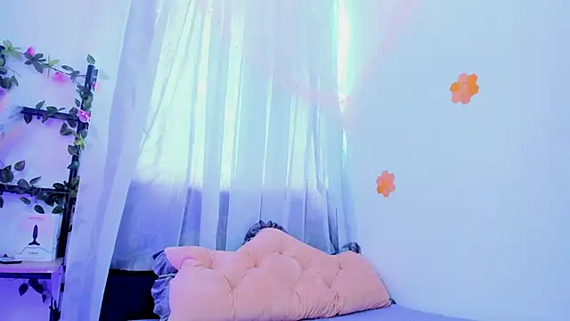 sharlot montalvo  online show from November 7, 5:40 pm