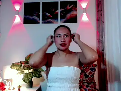 Your ultimateloverxx online show from February 18, 11:37 pm