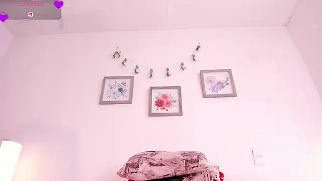 mely rosse  online show from June 4, 2:43 pm