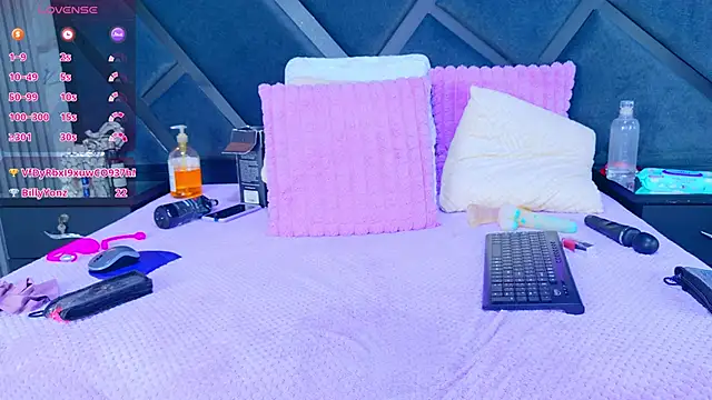 SabrinnaTaylor online show from March 5, 8:37 pm