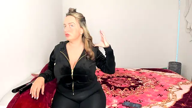 Snapshot of QueenStacyxox chatting on September 29, 7:08 pm QueenStacyxox online show from September 29, 7:08 pm