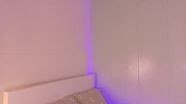 KeendraFox  online show from April 21, 10:00 am