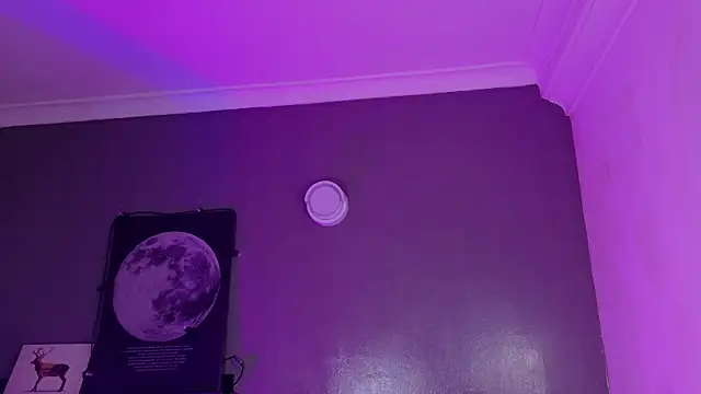 KeendraFox  online show from December 17, 10:30 am