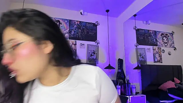 SabrinaV  online show from June 20, 11:36 am