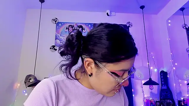 SabrinaV  online show from July 23, 11:29 am