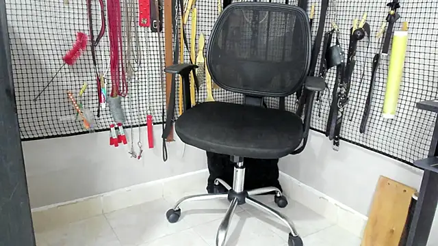 BDSM MEDUZA online show from March 2, 7:15 am