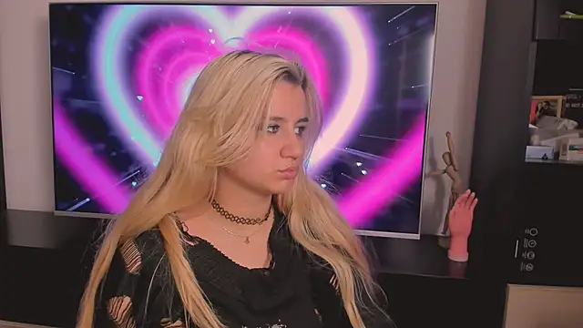 Snapshot of BarbaraSiren chatting on September 19, 3:33 pm BarbaraSiren online show from September 19, 3:33 pm